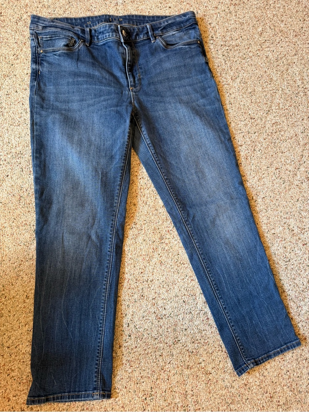 Women’s White House Black MarketBlue Slim Cropped Jeans - size 12